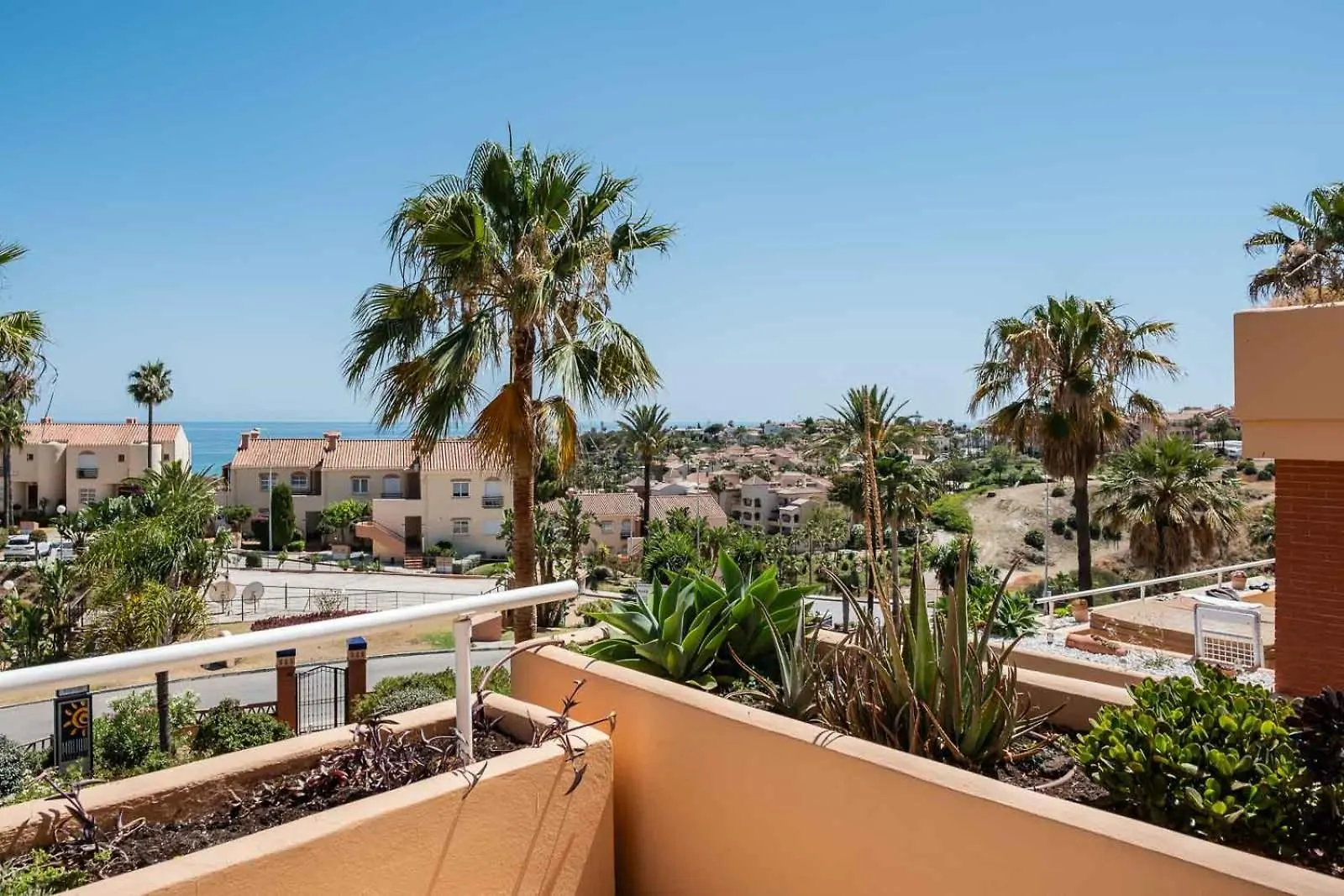 Malibu Mansions By The Beach By Alfresco Stays El Faro Apartamento