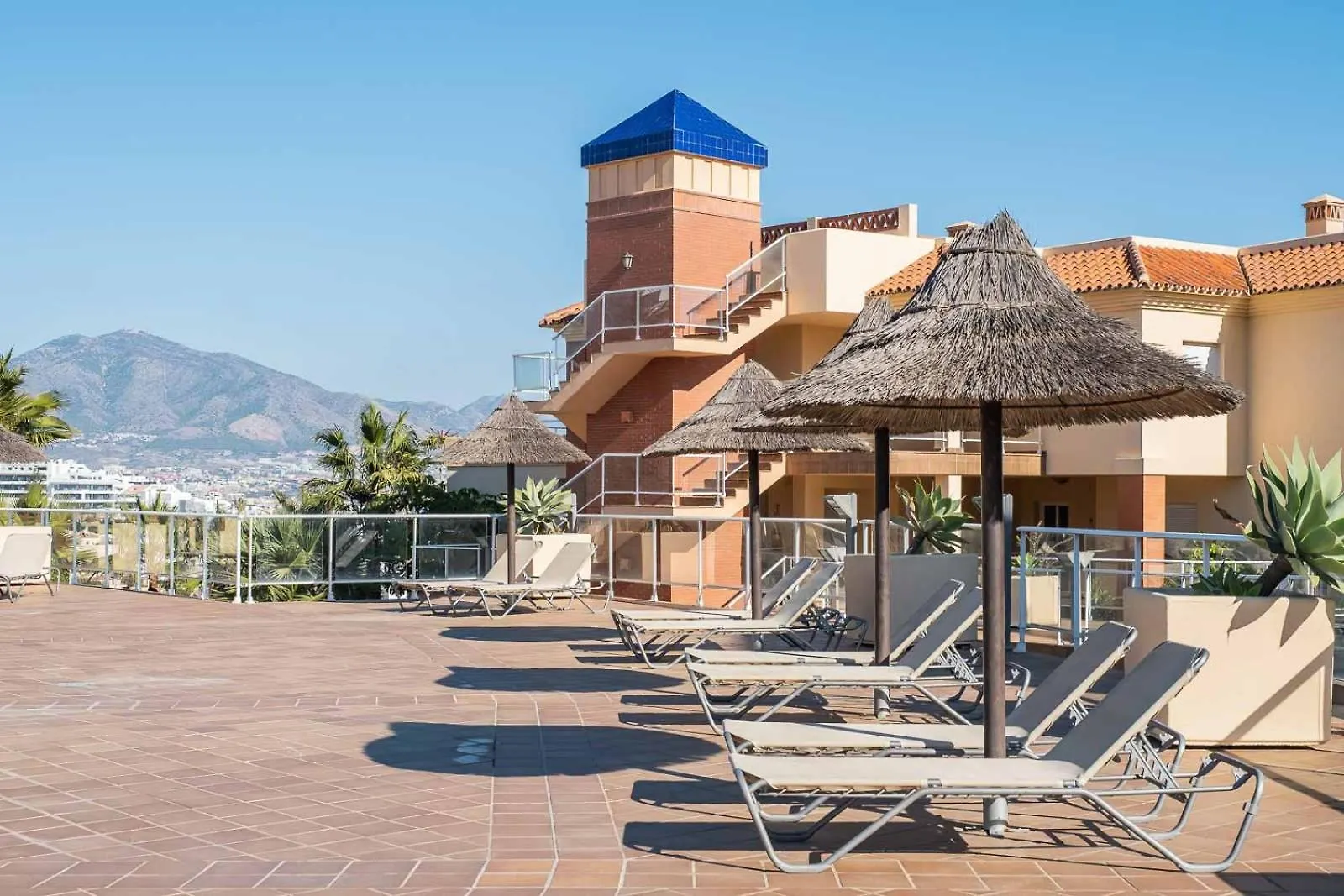 Malibu Mansions By The Beach By Alfresco Stays El Faro Lägenhet